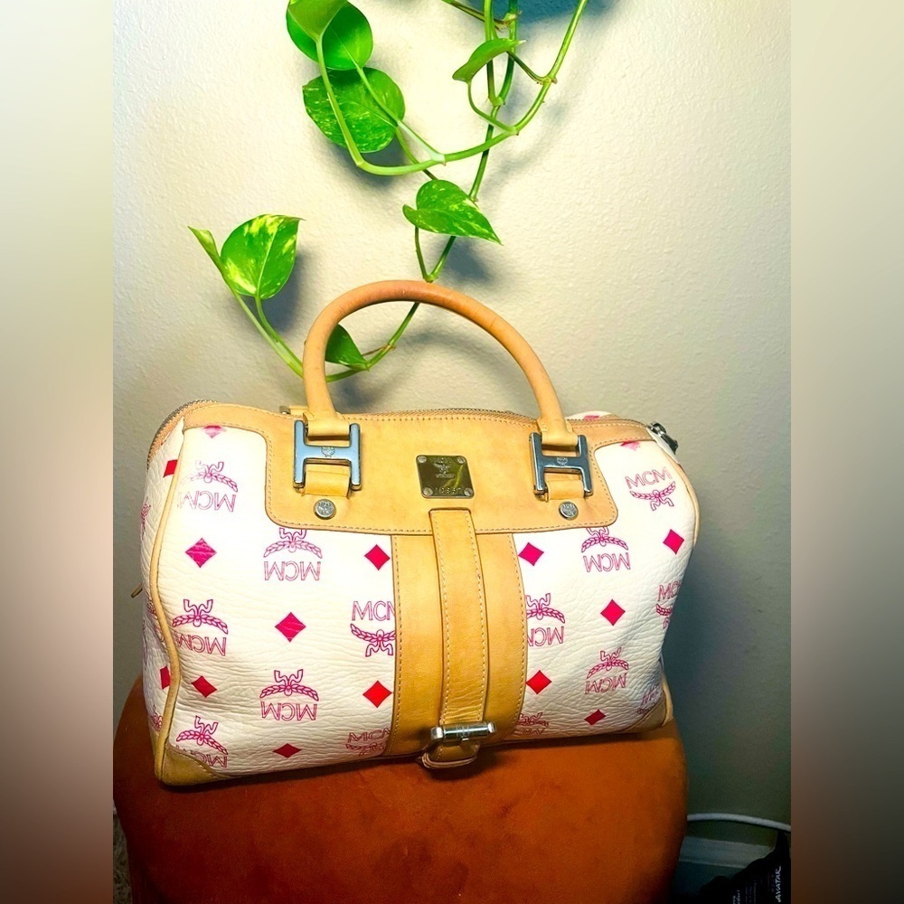 VINTAGE MCM Boston Bag 🤩”Host Pick”